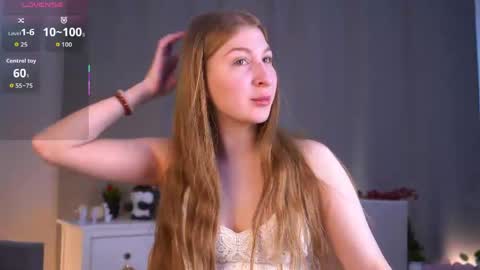 Jennyblonde and Violetredhead online show from May 19, 3:57 am