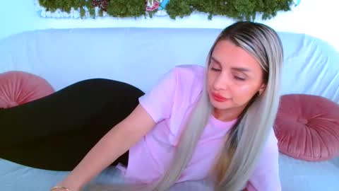 deliciaalove online show from March 23, 8:47 pm