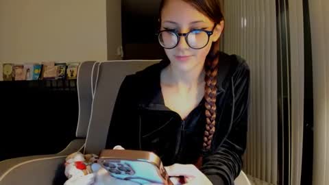 deliciousnoni online show from November 1, 7:07 am