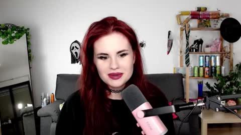 dellacrush_ online show from October 11, 5:27 pm