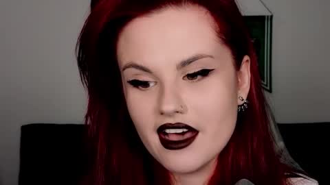 dellacrush_ online show from November 13, 6:32 pm