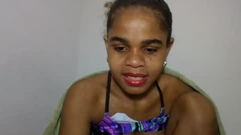 delphine online show from June 13, 4:34 am