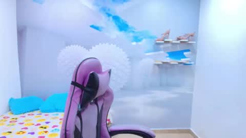 DEMI online show from February 13, 1:14 pm