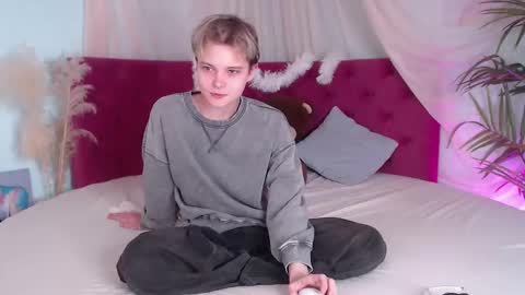 Snapshot of demianenglen chatting on September 23, 9:54 pm demianenglen online show from September 23, 9:54 pm