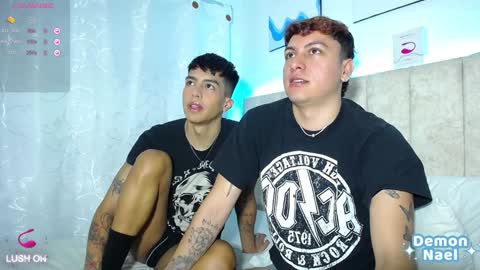 Snapshot of demonael chatting on December 20, 3:14 am Juan Gabriel Independent Models 3 online show from December 20, 3:14 am
