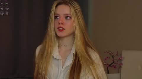 Emma online show from December 16, 8:48 pm