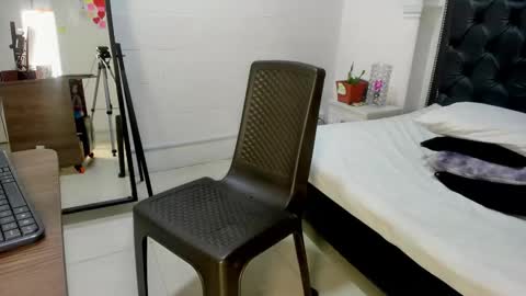 denisse_logan online show from October 29, 6:15 am