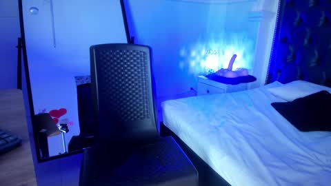 denisse_logan online show from December 2, 10:02 am