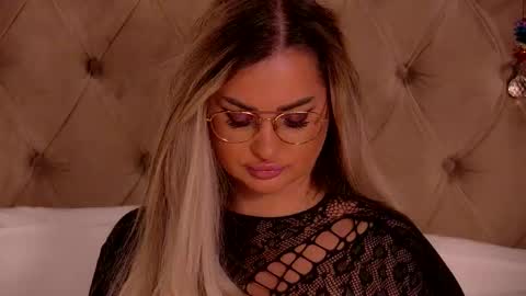 Ela online show from February 3, 9:52 pm