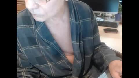 Den  Jet online show from February 7, 10:40 am