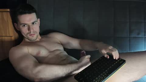 Snapshot of dennis_night chatting on January 19, 11:32 pm Den online show from January 19, 11:32 pm