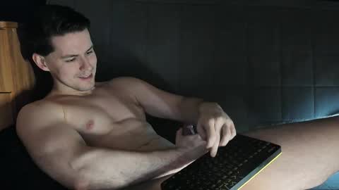 Snapshot of dennis_night chatting on March 9, 10:52 pm Den online show from March 9, 10:52 pm