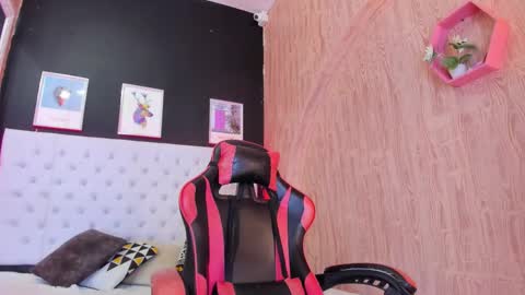 dennyzeans online show from January 8, 11:27 am