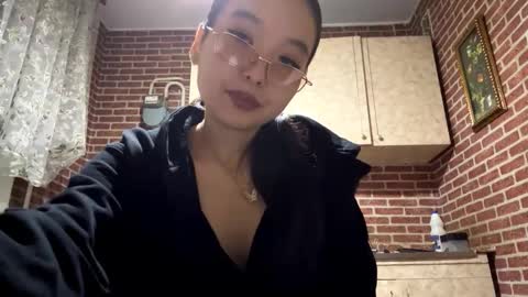 Snapshot of denysebernacchi chatting on October 1, 1:43 pm Emma online show from October 1, 1:43 pm