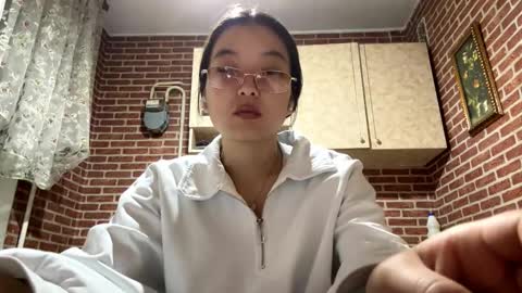 Snapshot of denysebernacchi chatting on September 29, 7:24 pm Emma online show from September 29, 7:24 pm