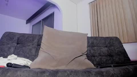 dereckhardd online show from March 11, 3:36 am