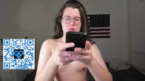 Snapshot of derek_shameless chatting on October 20, 4:45 pm Derek online show from October 20, 4:45 pm