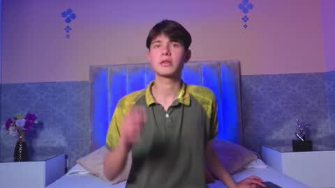 derek_sinn online show from February 24, 9:29 pm