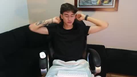 Derek online show from June 28, 11:34 pm