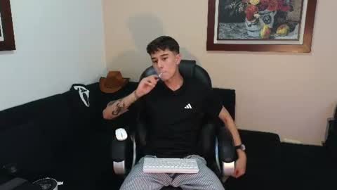 Derek online show from July 4, 10:57 pm