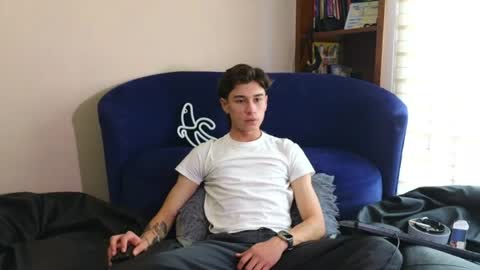Derek online show from June 16, 9:30 pm