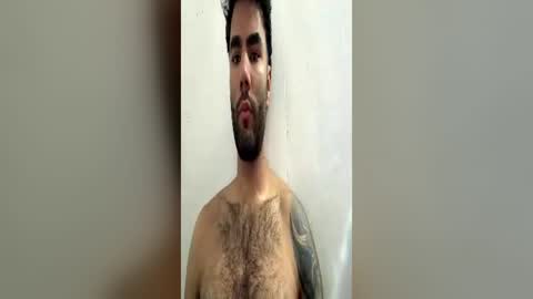 derekw_1 online show from June 29, 5:34 pm
