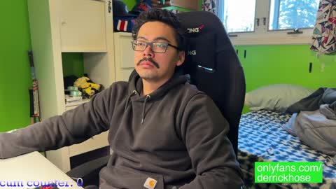 Derrick Hose online show from February 26, 11:09 pm