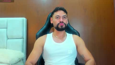 DerryBigger CM online show from December 5, 7:00 pm