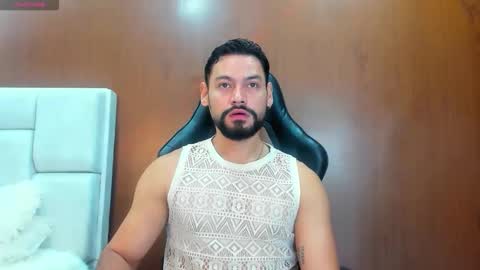 Snapshot of derrybigger_cm chatting on October 23, 2:29 pm DerryBigger CM online show from October 23, 2:29 pm