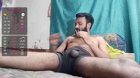 Snapshot of desi_boy799417 chatting on March 11, 7:35 am desi_boy799417 online show from March 11, 7:35 am