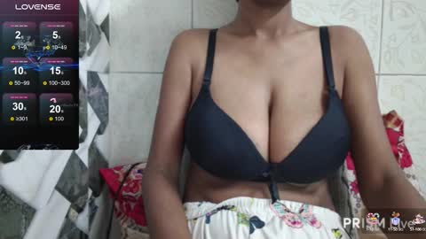 Snapshot of desiprincessaga chatting on September 23, 3:33 am desiprincessaga online show from September 23, 3:33 am