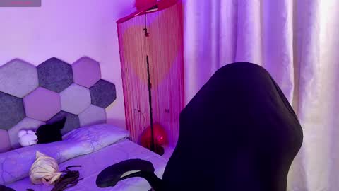 TORI AND MR. BEAR online show from April 2, 2:02 pm