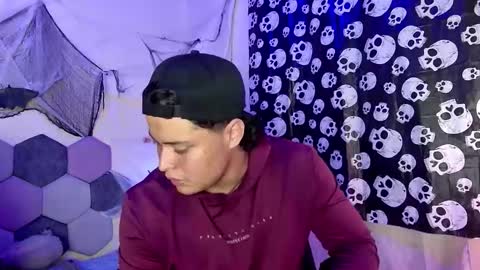 Snapshot of desireduo_tgn chatting on October 18, 6:45 pm TORI AND MR. BEAR online show from October 18, 6:45 pm