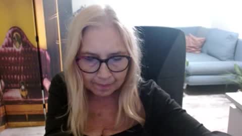 S O F I A online show from November 12, 5:37 pm