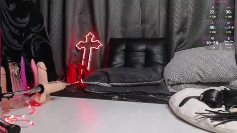 devil_s_bride online show from March 11, 4:19 am