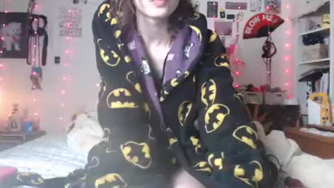 Snapshot of devilg1rl chatting on January 27, 5:25 am poutyangel online show from January 27, 5:25 am