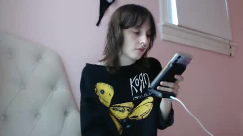 Snapshot of devilg1rl chatting on October 4, 1:25 am poutyangel online show from October 4, 1:25 am
