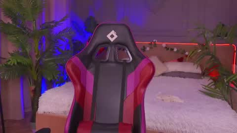 devilinee online show from February 11, 10:03 am