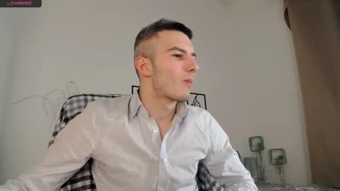 devin_ho online show from February 11, 7:48 pm