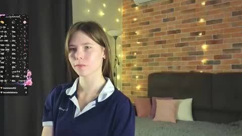 Snapshot of deyvessa chatting on October 21, 7:17 pm Kira online show from October 21, 7:17 pm