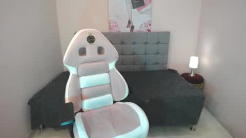 Dhalton online show from March 22, 1:04 pm