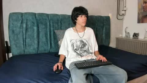 diamond_twink online show from June 12, 2:05 pm