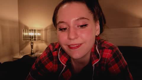 Snapshot of diana_floweri chatting on October 22, 11:01 am Diana online show from October 22, 11:01 am
