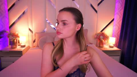 diana_nova online show from April 11, 7:45 am