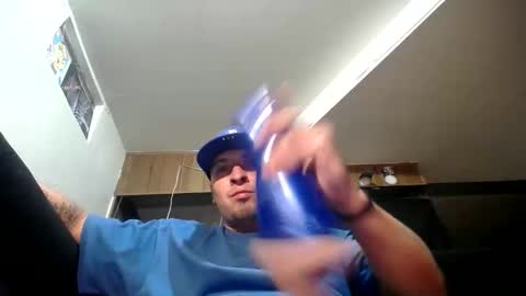Snapshot of dickemdown93est chatting on October 23, 3:35 pm dickemdown93est online show from October 23, 3:35 pm