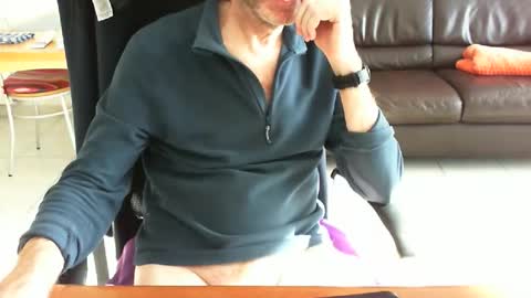 didonc from france..... online show from March 1, 8:40 am