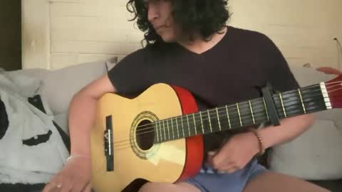 dieciochocentimetross online show from June 9, 7:13 pm