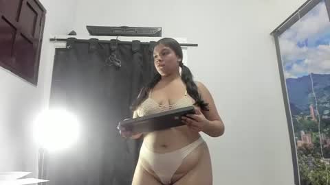 dilanandking online show from June 10, 1:32 pm