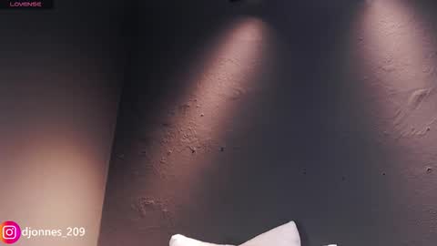 DilanJonnes online show from March 15, 1:03 pm