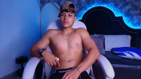 dilanmiller_ online show from July 28, 6:20 pm